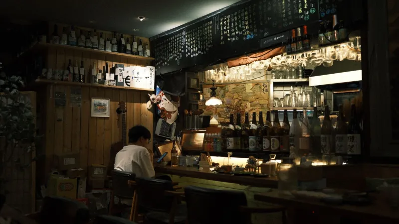 Pour Decisions: How Shinjuku's Sake Bars Turned Americans Into Believers
