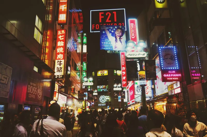 Dressed in the Sign: How Shinjuku's V-Hand Went From Nightlife Code to Global Fashion Currency